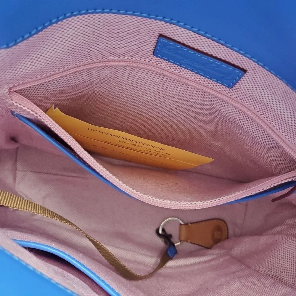 Dooney & Bourke gorgeous leather